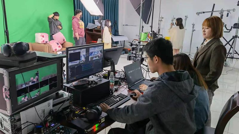 舞台背景板材质揭秘：揭秘舞台背景板的常用材质及其特点